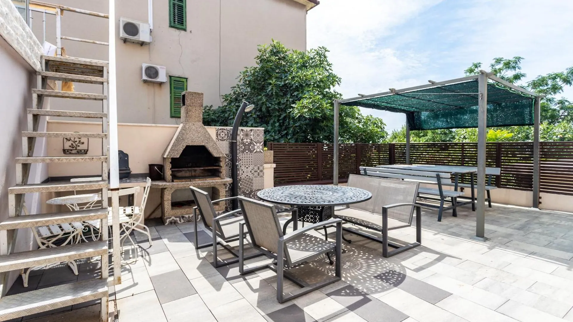 Villa Violeta With The Sea View, 3 Min Walk To The Beach Split