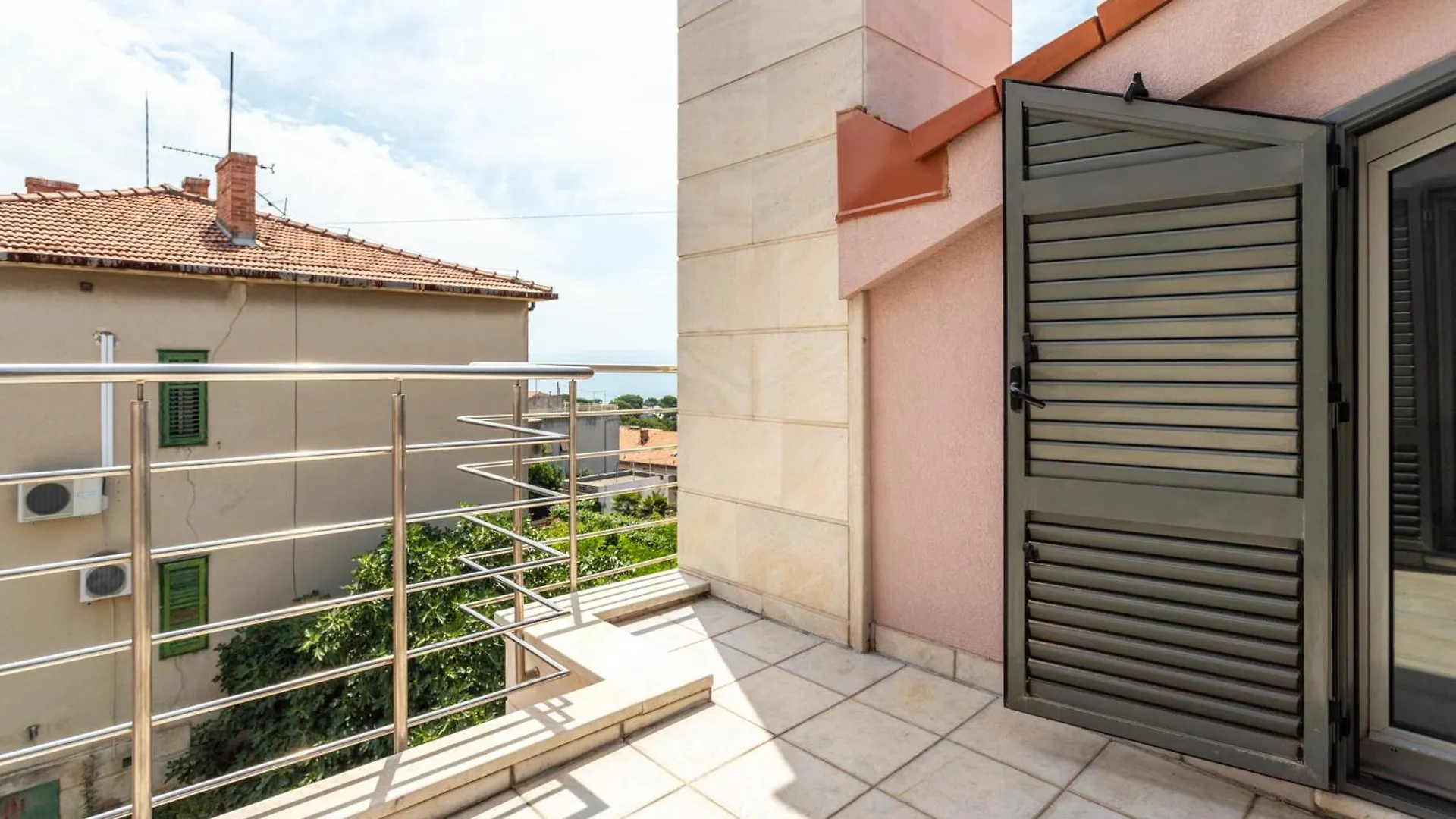 Villa Violeta With The Sea View, 3 Min Walk To The Beach Split