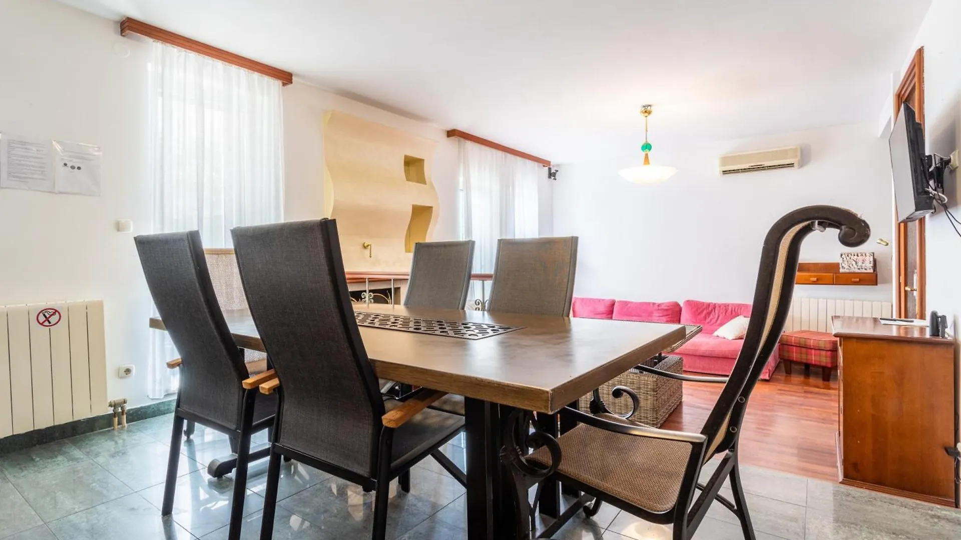 Villa Violeta With The Sea View, 3 Min Walk To The Beach Split