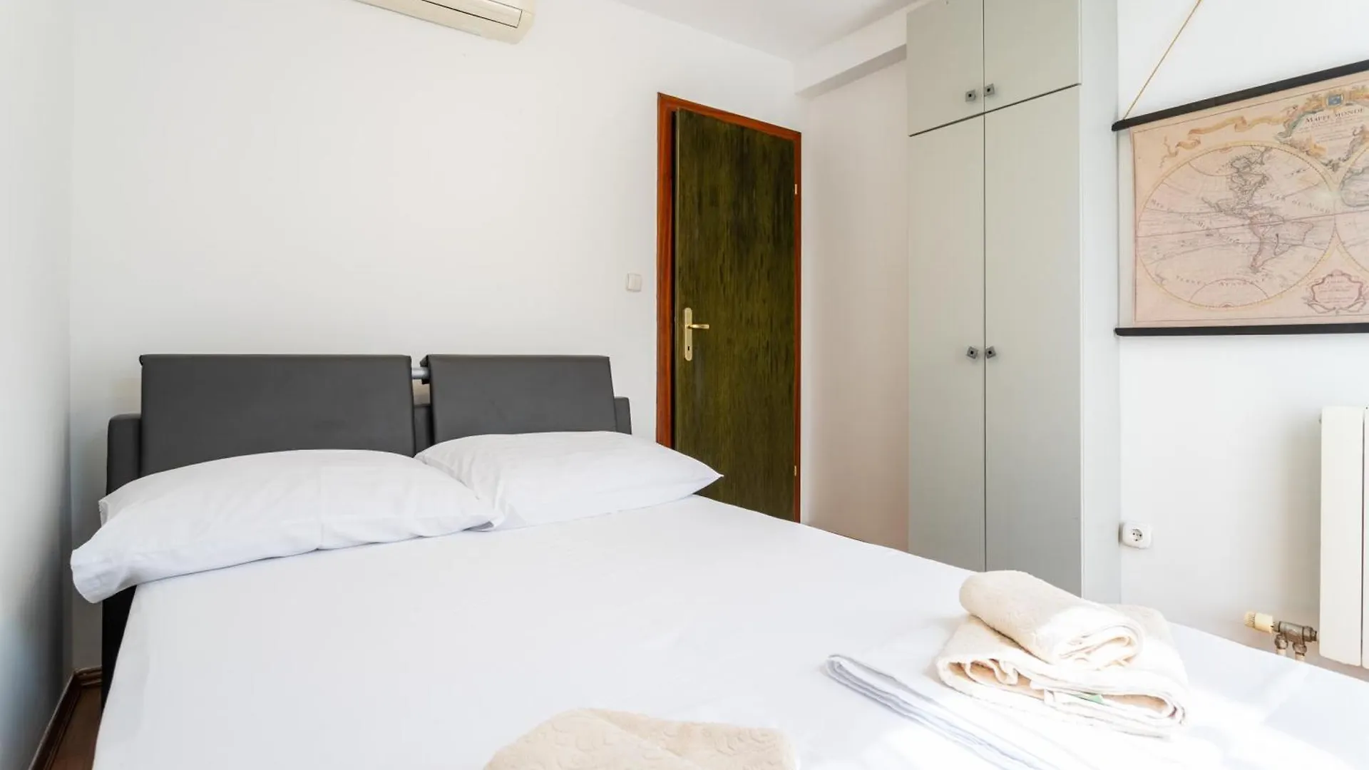 Villa Violeta With The Sea View, 3 Min Walk To The Beach Split