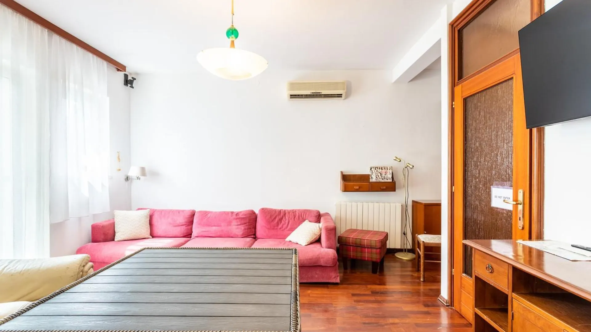 Villa Violeta With The Sea View, 3 Min Walk To The Beach Split
