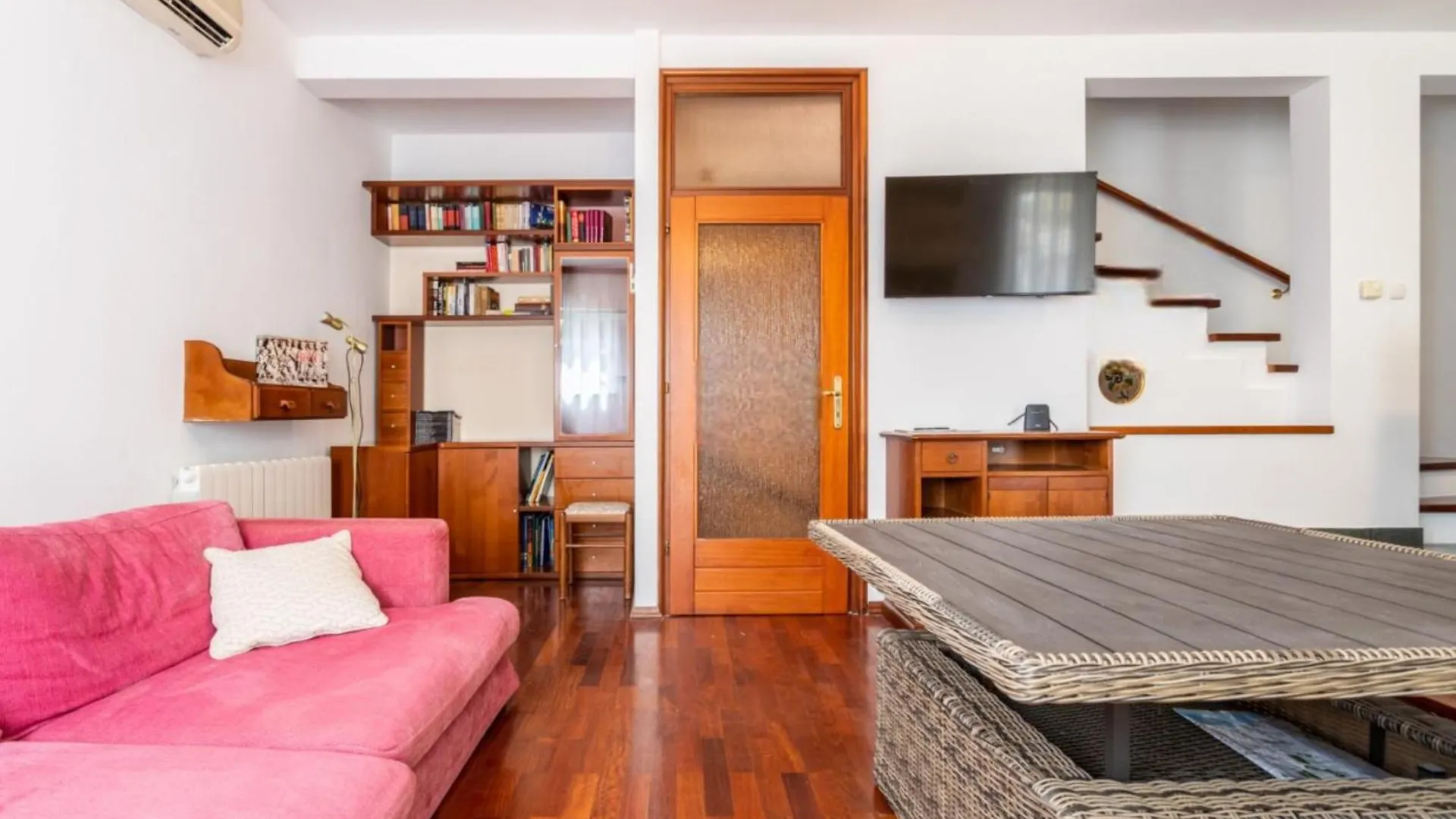 Villa Violeta With The Sea View, 3 Min Walk To The Beach Split