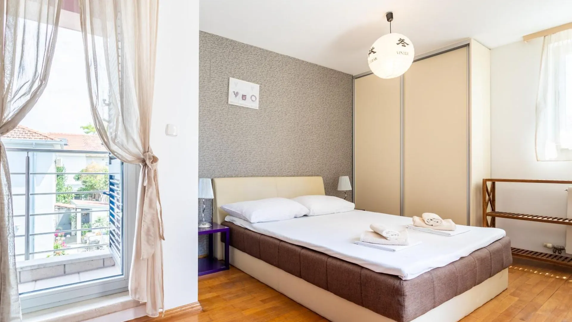 Villa Violeta With The Sea View, 3 Min Walk To The Beach Split